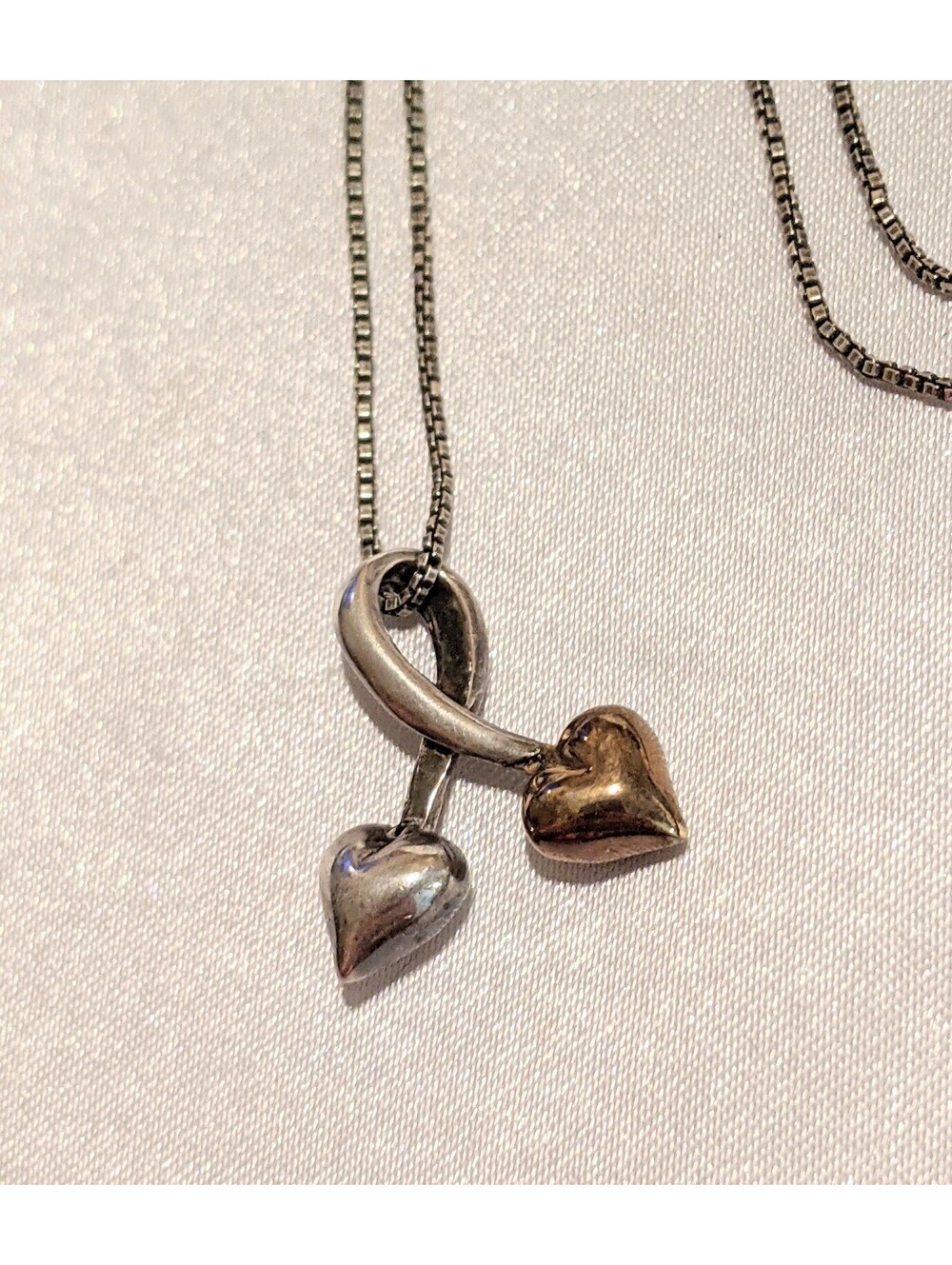 Vintage 925 Sterling Silver & Gold Twisted Double Heart Pendant On 18" Box Chain